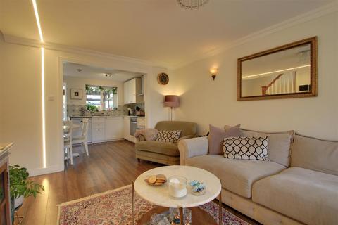 3 bedroom semi-detached house for sale, Abbey Drive, Abbots Langley