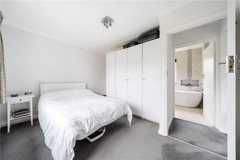 3 Wakehams Hill, Pinner, HA5 3AQ