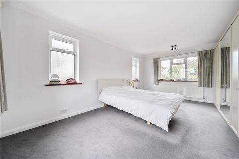 3 Wakehams Hill, Pinner, HA5 3AQ