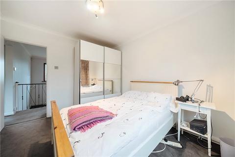 3 Wakehams Hill, Pinner, HA5 3AQ