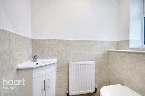 3 bedroom end of terrace house for sale, Laburnum Road, Rochester