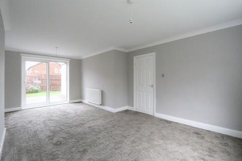 3 bedroom semi-detached house to rent, Easby Close, Middlesbrough, TS6