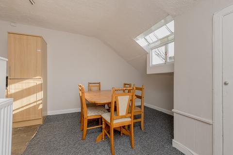 15/6 Leopold Place, Edinburgh, EH7 5LB