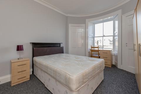 15/6 Leopold Place, Edinburgh, EH7 5LB