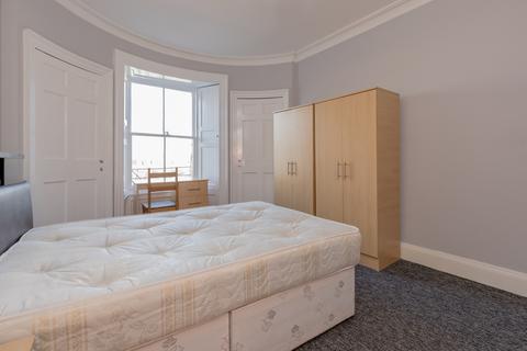 15/6 Leopold Place, Edinburgh, EH7 5LB