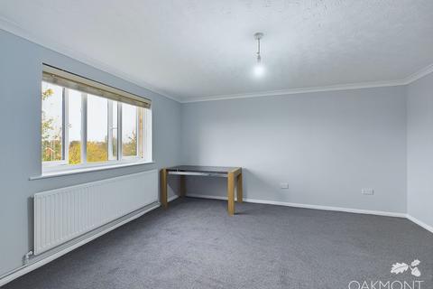 2 bedroom flat to rent, Express Drive, Ilford