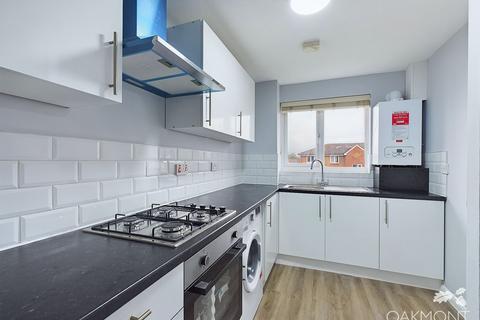 2 bedroom flat to rent, Express Drive, Ilford