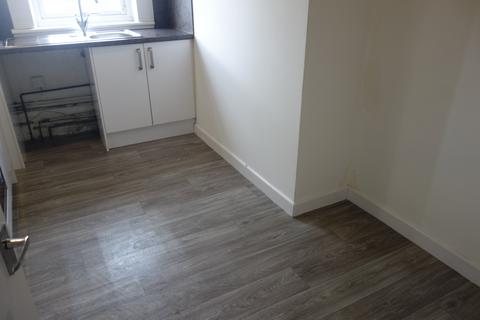 2 bedroom flat to rent, Muirdyke Road, Coatbridge ML5