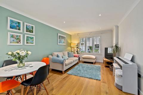 2 bedroom flat for sale, Amelia House, Strand Drive, Kew, Richmond, Surrey TW9