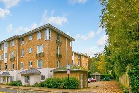 2 bedroom flat for sale, Amelia House, Strand Drive, Kew, Richmond, Surrey TW9