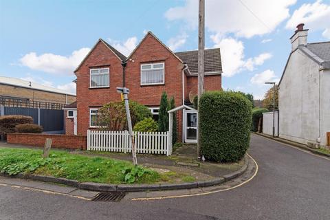 2 bedroom semi-detached house for sale, Oatlands Road, Burgh Heath, Tadworth