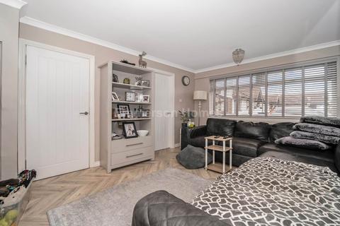 2 bedroom end of terrace house for sale, Loudon Gardens, Johnstone PA5