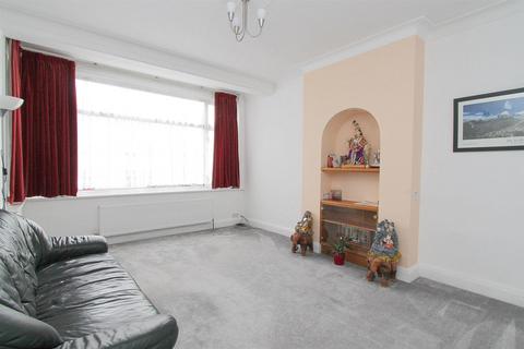 86 The Chase, Wallington, SM6 8LY