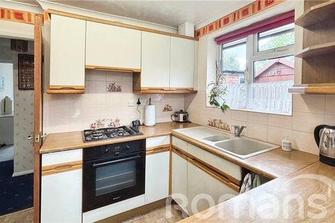 2 bedroom bungalow for sale, Felstead Close, Earley, Reading