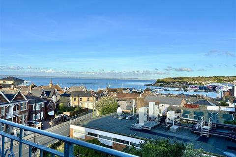 2 bedroom flat for sale, Mill Hill Road, Cowes