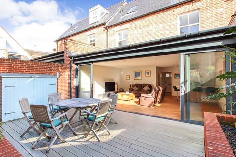 3 bedroom terraced house for sale, Ostlers Yard, Lymington, Hampshire, SO41