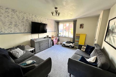 3 bedroom end of terrace house for sale, Deans Court, Pontefract