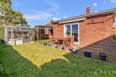 2 bedroom semi-detached bungalow for sale, Kennedy Close, Halesworth