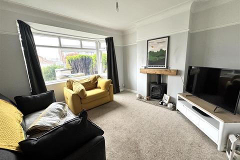 4 bedroom semi-detached house for sale, Wellhouse Lane, Mirfield WF14