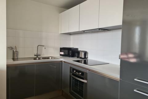 2 bedroom apartment to rent, Strand Street, Liverpool L1