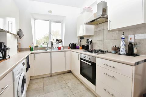 3 bedroom flat to rent, Anerley Hill Crystal Palace SE19