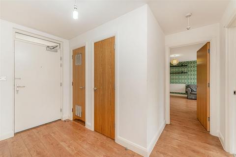 2 bedroom flat to rent, Oberon Court, London E6