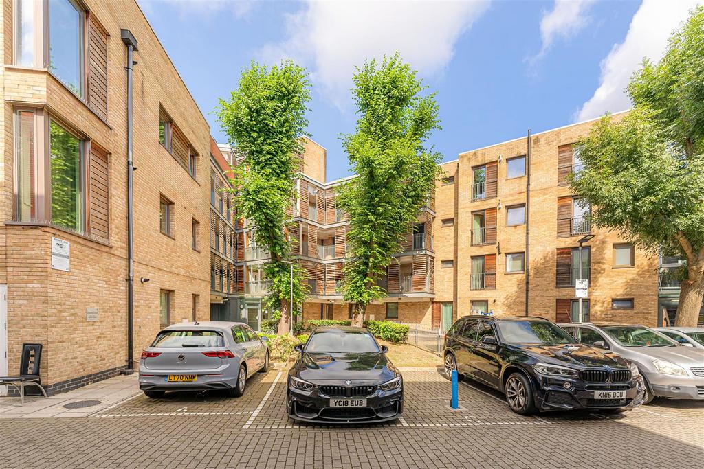 Oberon Court 17