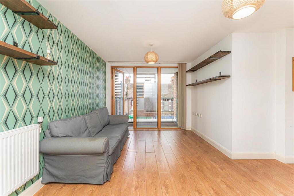 Oberon Court 6
