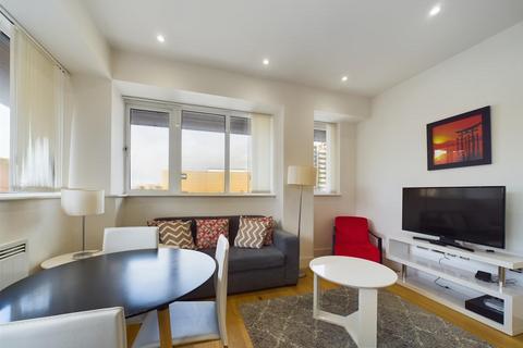 1 bedroom flat for sale, Douglas Road, Hounslow TW3