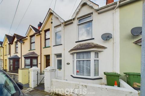 3 bedroom terraced house for sale, 15 Victoria Avenue, Fishguard