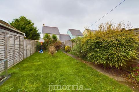 3 bedroom terraced house for sale, 15 Victoria Avenue, Fishguard