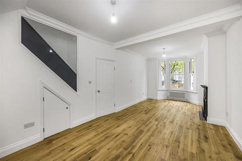 40 Balmoral Road, London, E10 5ND