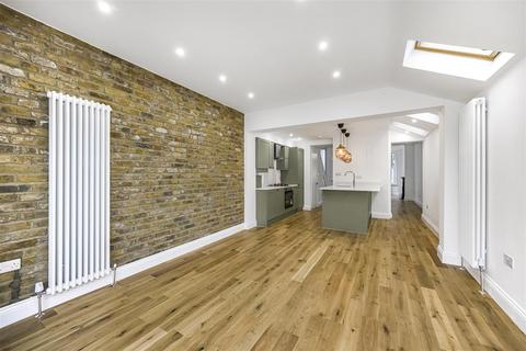 40 Balmoral Road, London, E10 5ND