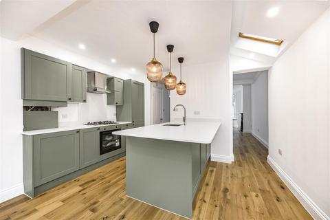 40 Balmoral Road, London, E10 5ND