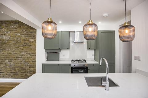 40 Balmoral Road, London, E10 5ND