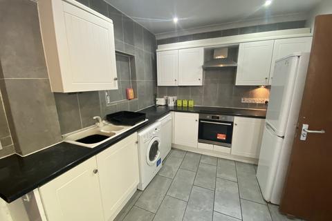 4 bedroom house to rent, Short Street, Mount Pleasant, Swansea