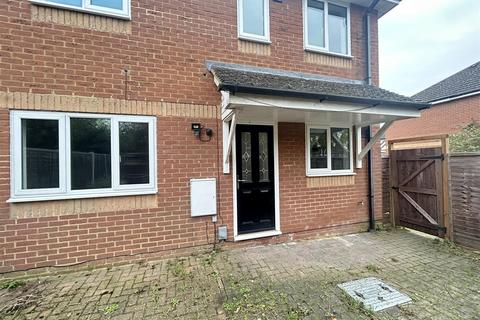 2 bedroom semi-detached house to rent, Rowan Court Sandy Bedfordshire