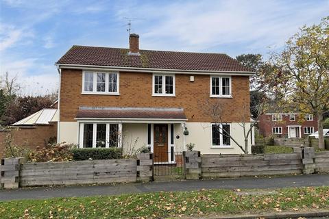 4 bedroom detached house for sale, The Pastures, Leicester LE19