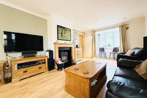 4 bedroom detached house for sale, The Pastures, Leicester LE19