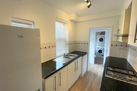 2 bedroom terraced house to rent, Spring Street, Derby, DE22