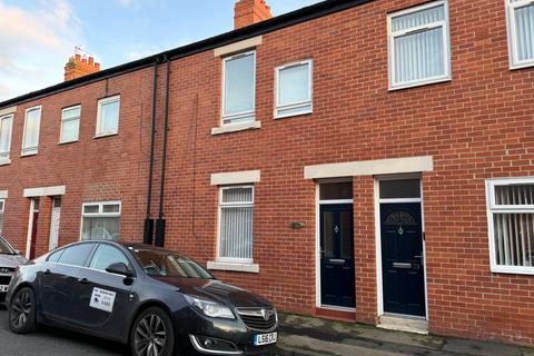 3 bedroom terraced house to rent, Stavordale Street West, Seaham, Durham, SR7