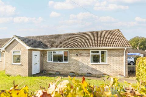 4 bedroom semi-detached bungalow for sale, St Helena Way, Norwich NR10