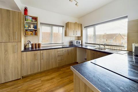 3 bedroom detached house for sale, Farleys Lane, Nottingham NG15