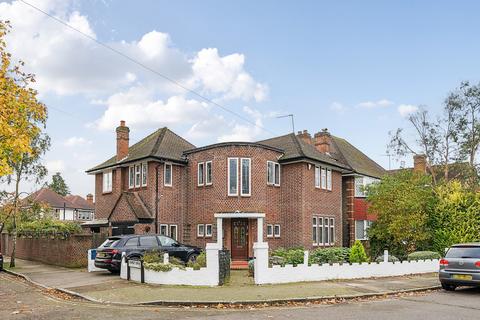 4 bedroom detached house for sale, Cavendish Drive, Edgware, Middlesex