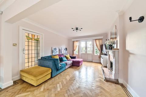 4 bedroom detached house for sale, Cavendish Drive, Edgware, Middlesex