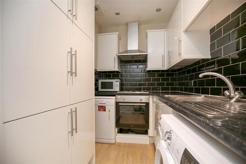 4 bedroom maisonette to rent, Goldspink Lane, Newcastle Upon Tyne NE2