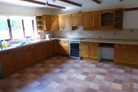 3 bedroom bungalow to rent, Carmarthen, ,