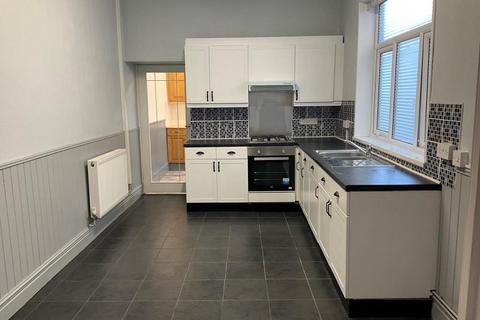 3 bedroom terraced house to rent, Nevill Street, Llanelli, Carmarthenshire. SA15 2RS