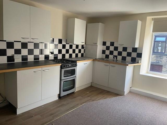 Kitchen 2.jpg