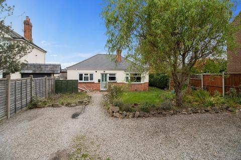 2 bedroom detached bungalow for sale, Leigh Sinton Road, Malvern, WR14 1JW